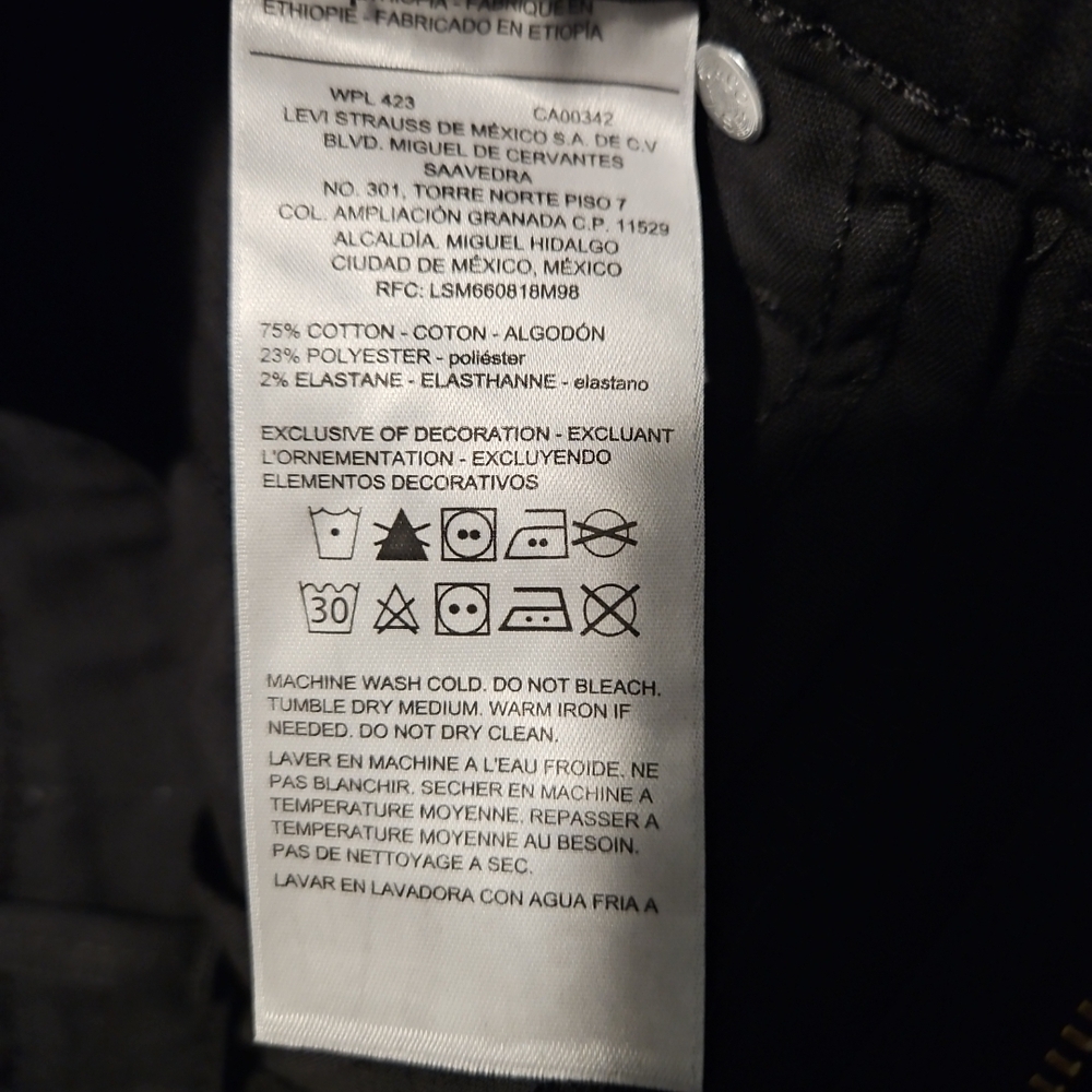 Denizen from Levi's Black Women Jeans - Picture 8 of 9